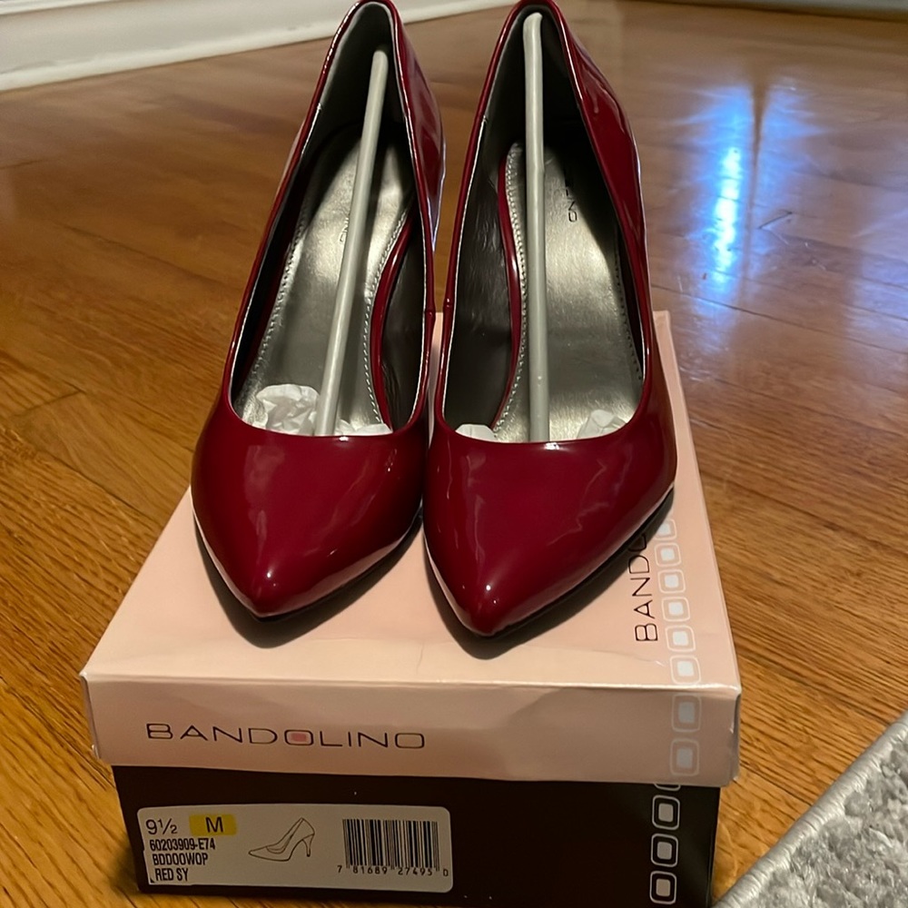Mandolin red leather pumps